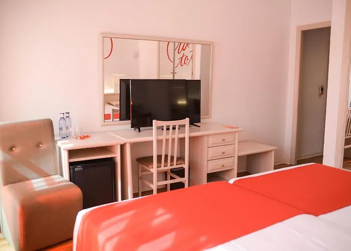 Lloret Vibe Affiliated By Fergus (adults Only) 4* Lloret de Mar