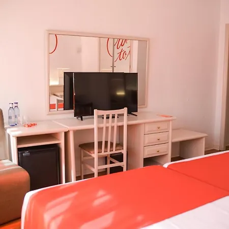 Lloret Vibe Affiliated By Fergus (adults Only) 4* Lloret de Mar